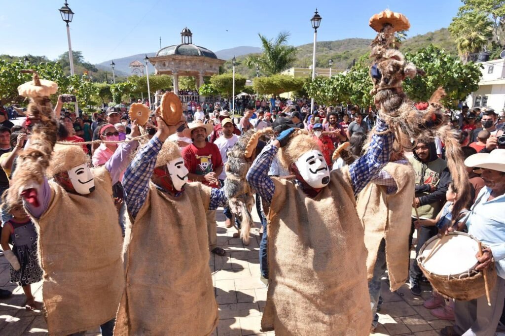 CHAYACATES, IXTLAHUACÁN