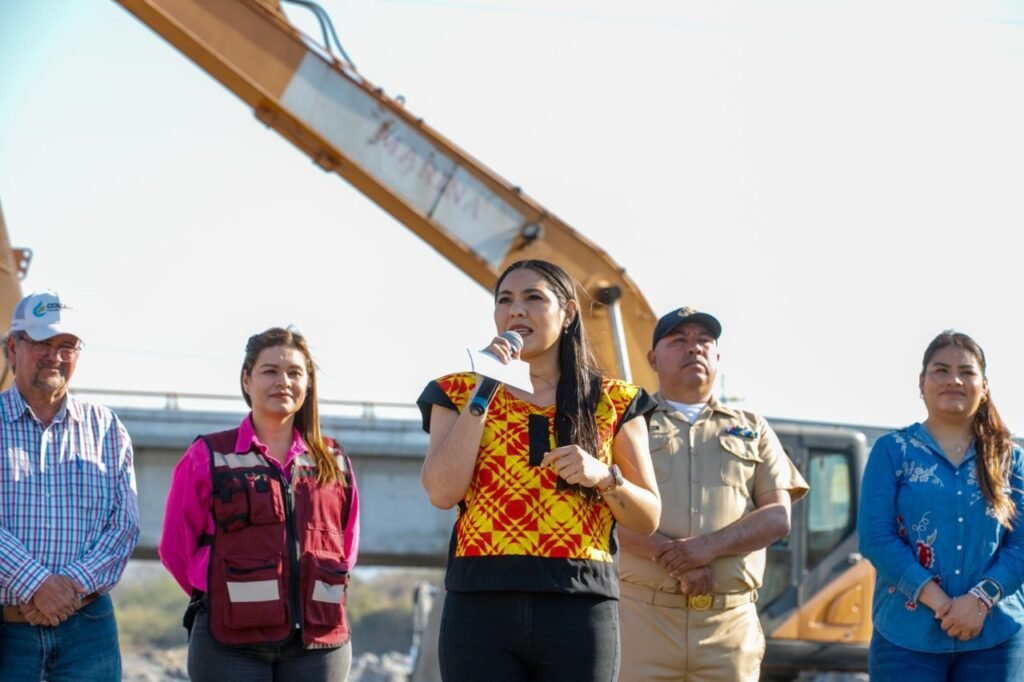 avance en los trabajos de desazolve en doce puntos de intervención en ríos y arroyos del estado de Colima