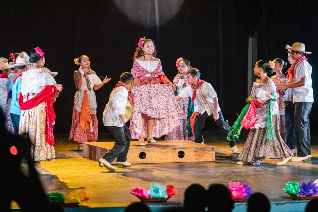 Ballet Folclórico Infantil inicia el año con éxito, en el Pablo Silva