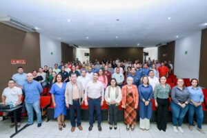 Capacitan a directivos de bachillerato en gestión de becas “Benito Juárez”