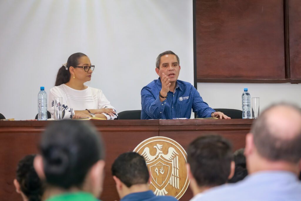 Comparte rector trabajo de la UdeC por incrementar cobertura, en Tecomán_a