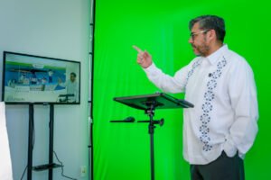 Conoce secretario ejecutivo de Anuies biblioteca inteligente de la UdeC_b