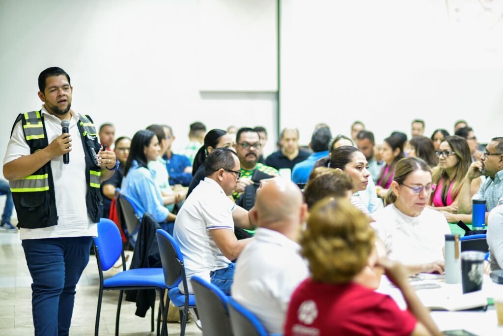 Directivos de la UdeC se Capacitan en Protección Civil y Gestión de Riesgos