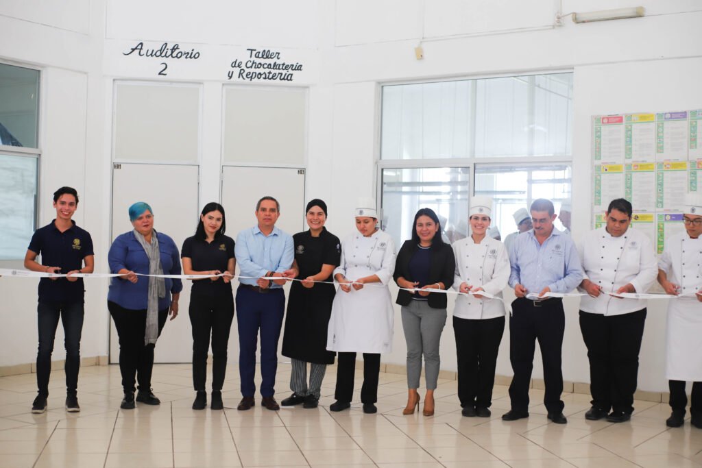 Entregan Taller de Chocolatería en Mzllo y reunión con trabajadores