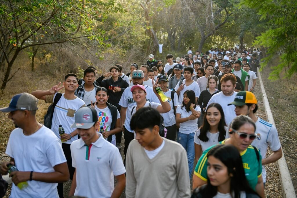 Participa UdeC en primera caminata por la paz_e