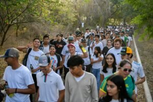Participa UdeC en primera caminata por la paz_e
