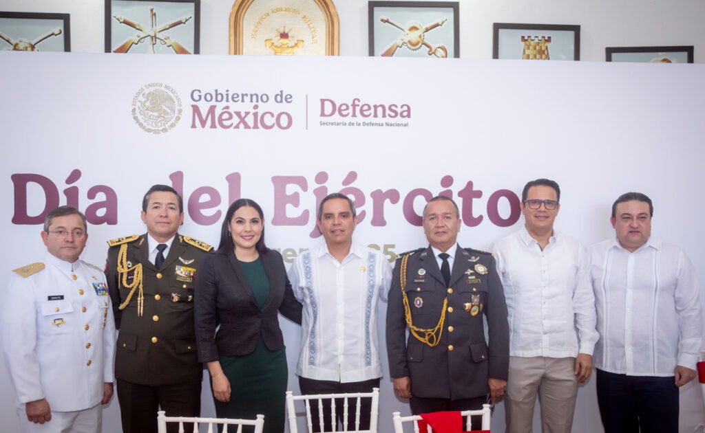Rector asiste a celebración del 112 aniversario del Ejército Mexicano