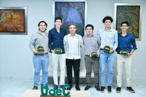 Visitan al rector estudiantes ganadores del concurso ANUIES4MX