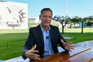 Académico de la UdeC, certificado para ejercer en EEUU_Solorio_a
