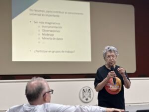Ante jóvenes, la Dra. Silvia Torres abordó el Futuro de la astronomía_b