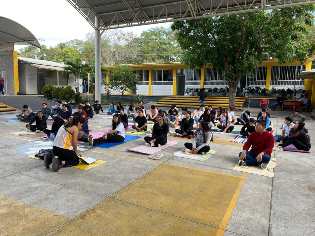 Brindan a bachilleres herramientas para cuidad su salud mental