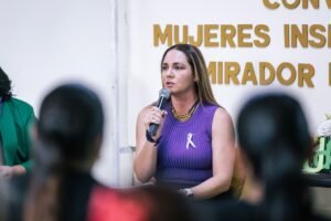 Conversatorio Mujeres inspirando a Mujeres_Blanca