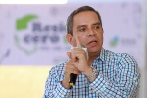 Lanza UdeC proyecto Horizontes Educativos_Rector