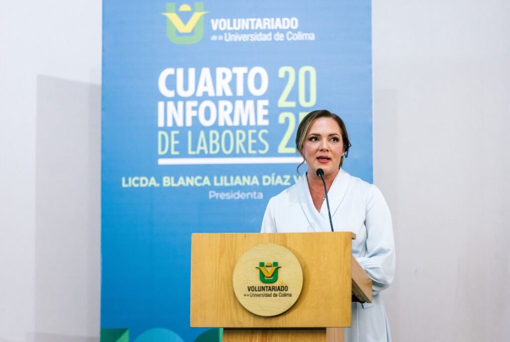 Rinde Blanca Liliana Díaz 4to Informe al frente del Voluntariado_Blanca
