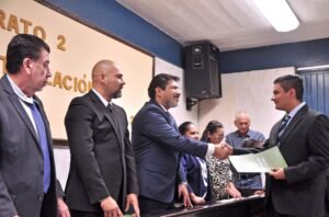 Titulación de 30 jóvenes en el Bach 2_c