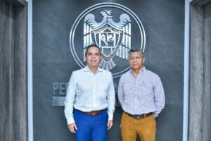 Visita al rector el titular de la SSP en Colima_b