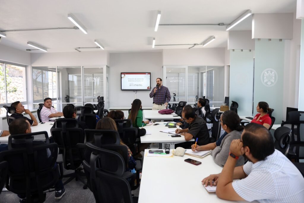 Capacitación para mejor aprovechamiento de biblioteca inteligente_a