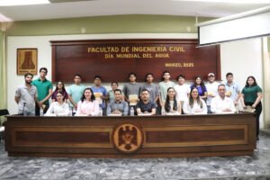 Egresadas y egresados de Ing Civil apoyan con inscripciones_d