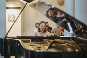 Lianne Vega Serrano presentó Cubanía Musical, en la Pinacoteca_a