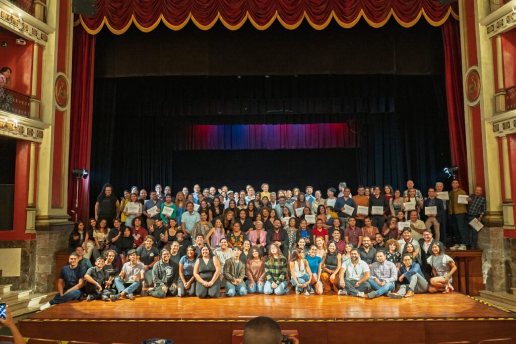 Reconocen a quienes se dedican al Teatro, en su día_a