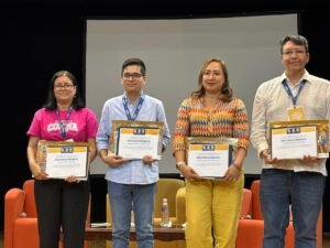 Universitarias promueven SIABUC9 y presentan Pub-Analyzer_c