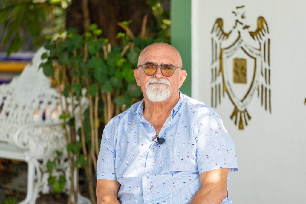 Entrevista al prof Vicente Marcial Ballesteros, U de Granada_d