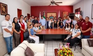 Estudiantes realizan simulador de sesión de cabildo_c