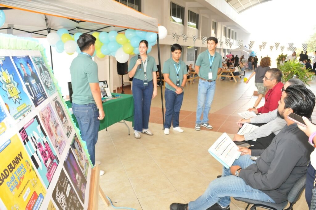 Evalúan proyectos integradores de alumnos de Administración