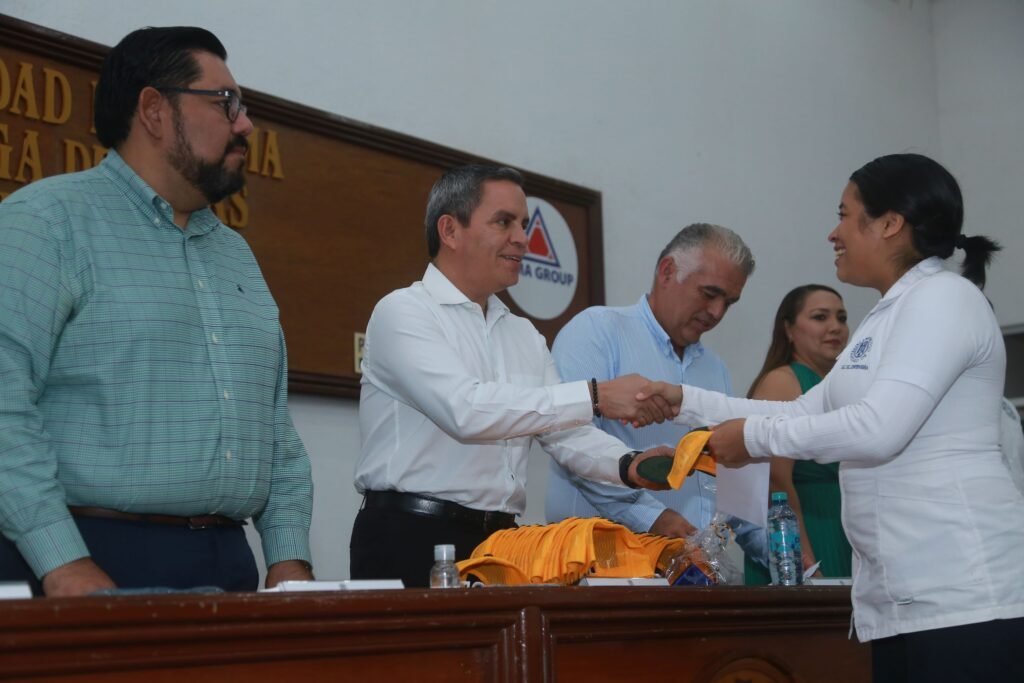 Grupo CIMA impulsa a estudiantes de la UdeC con más de 50 becas_c