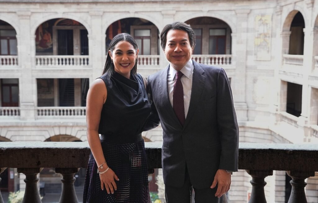 INDIRA VIZCAINO EDUCACIÓN