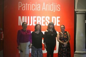 Inauguran expo de Patricia Aridjis en el Fernando del Paso_Claudia, Haydeé, Patricia y Ada