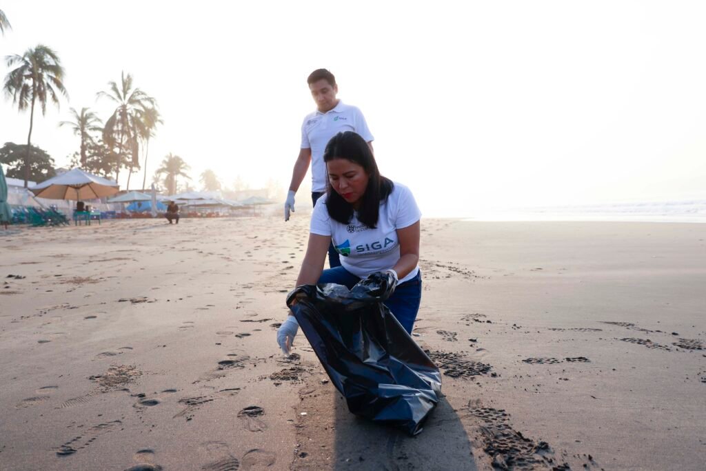 Realiza UdeC jornada de limpieza de playas y fondo marino, en Mzllo_Ana