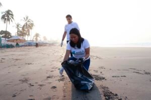 Realiza UdeC jornada de limpieza de playas y fondo marino, en Mzllo_Ana