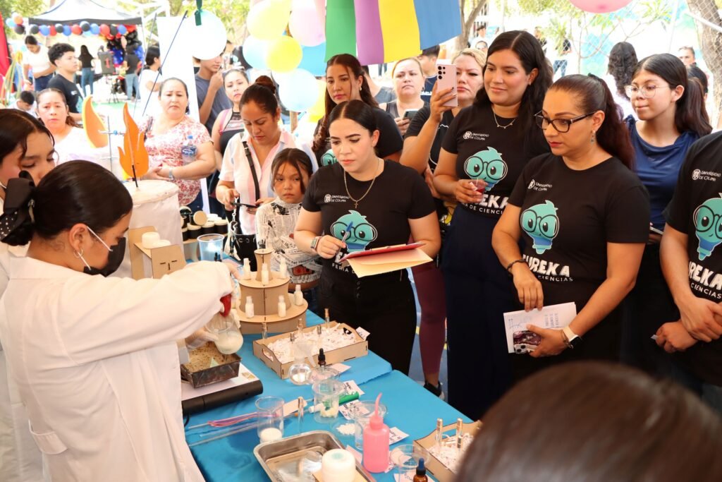 Realizan feria de saberes Eureka 2025, en el Bachillerato 35