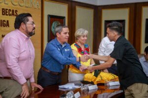 Reciben Beca “Cara Amiga” 50 estudiantes de la UdeC_a