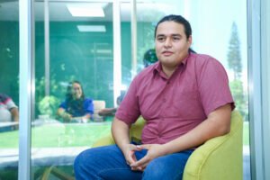 Alumno FIME desarrolla proyecto de rehabilitación en personas con parálisis cerebral