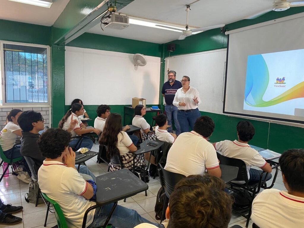 Conocen bachilleres opciones de estudio para licenciatura_a