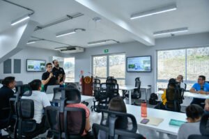 Inicia curso de capacitación en Biblioteca Inteligente del Bach 13
