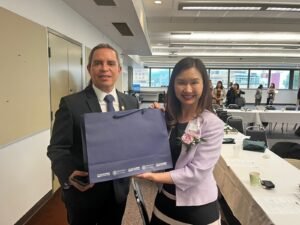Participa UdeC en reunión de buenas prácticas en la VCC de Canadá_d