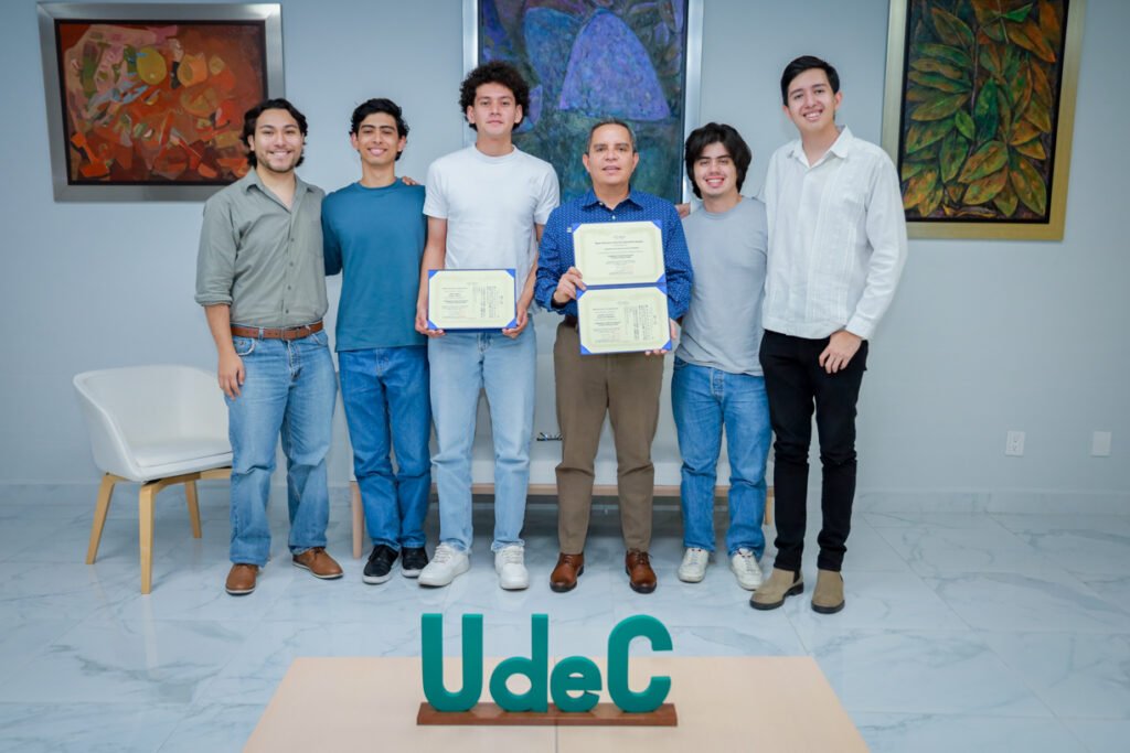 Recibe rector a estudiantes que hicieron estancia en laboratorio de Japón