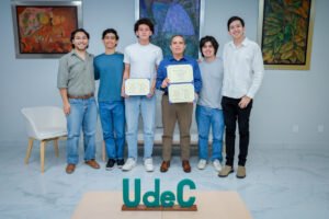 Recibe rector a estudiantes que hicieron estancia en laboratorio de Japón