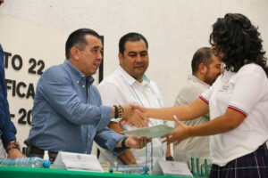 Bachillerato 22 de Quesería, ceremonia de egreso_d
