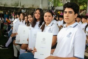 Egresa última generación de contadores en Minatitlán_c
