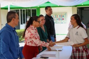 Egresan de bachillerato jóvenes de Madrid y Cerro de Ortega_Bach 19_b