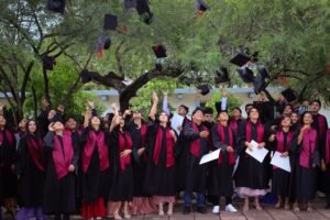 Se gradúan 32 jóvenes del Bach 28 de Camotlán_a