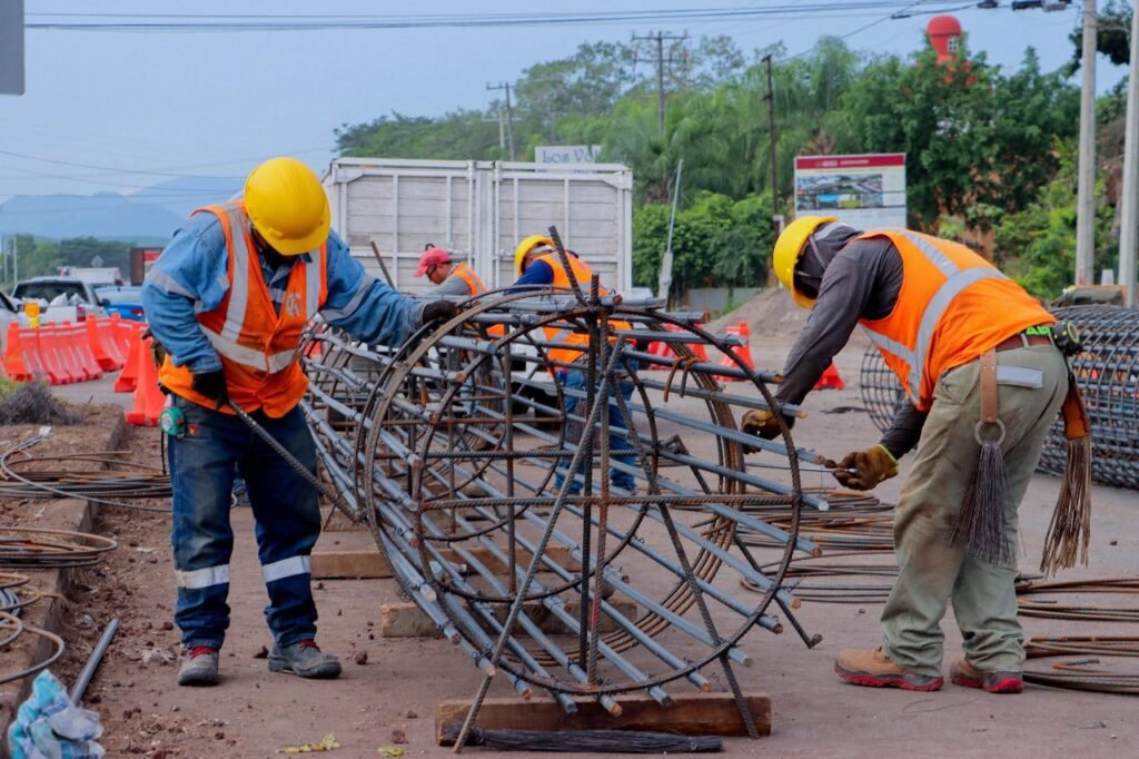 CONSTRUCCION PUENTE