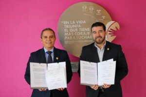 Firman convnio UdeC y Universidad Teletón