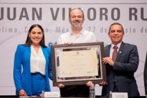 JUAN VILLORO