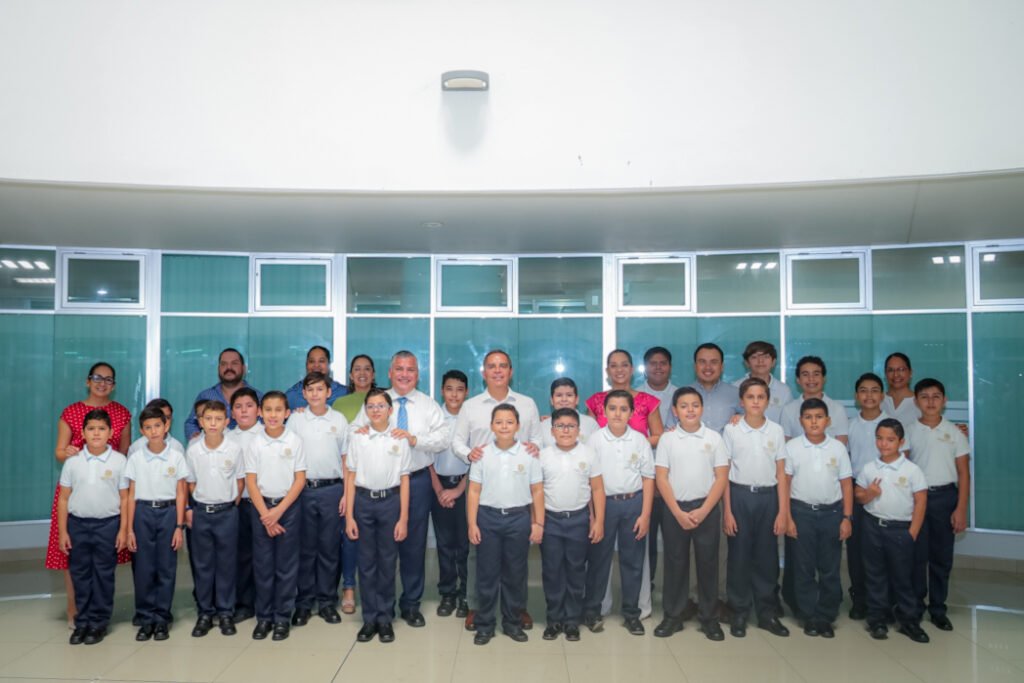 Niños Cantores actúan para trabajadores de la UdeC_g