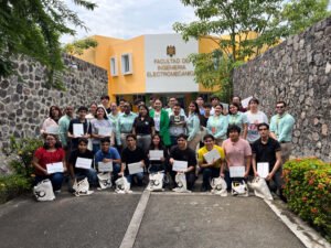 Premian a ganadores del concurso Ingenia el Futuro_e